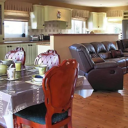 Dom wakacyjny Home,